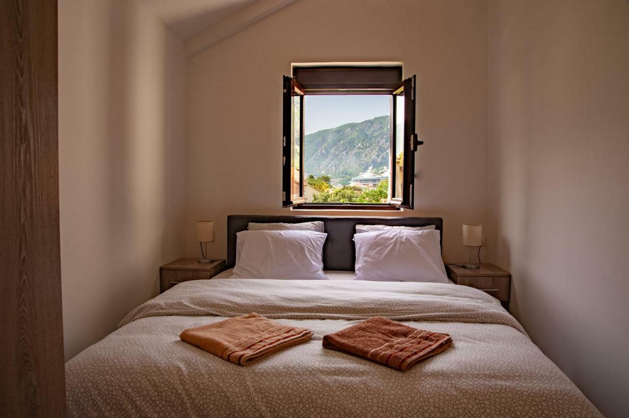 Rooms & Apartments Vukasovic Cattaro Esterno foto